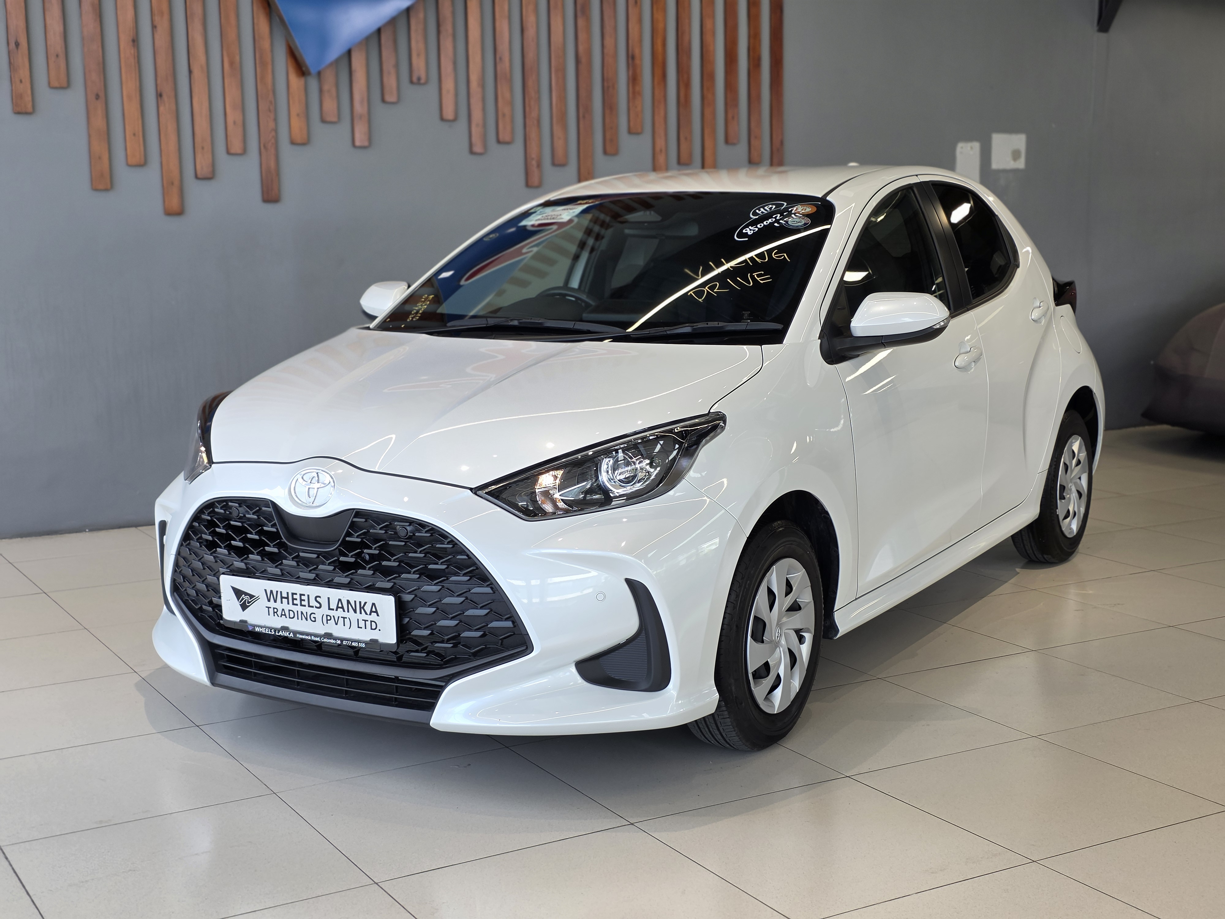 2024 Toyota Yaris X — photo 3